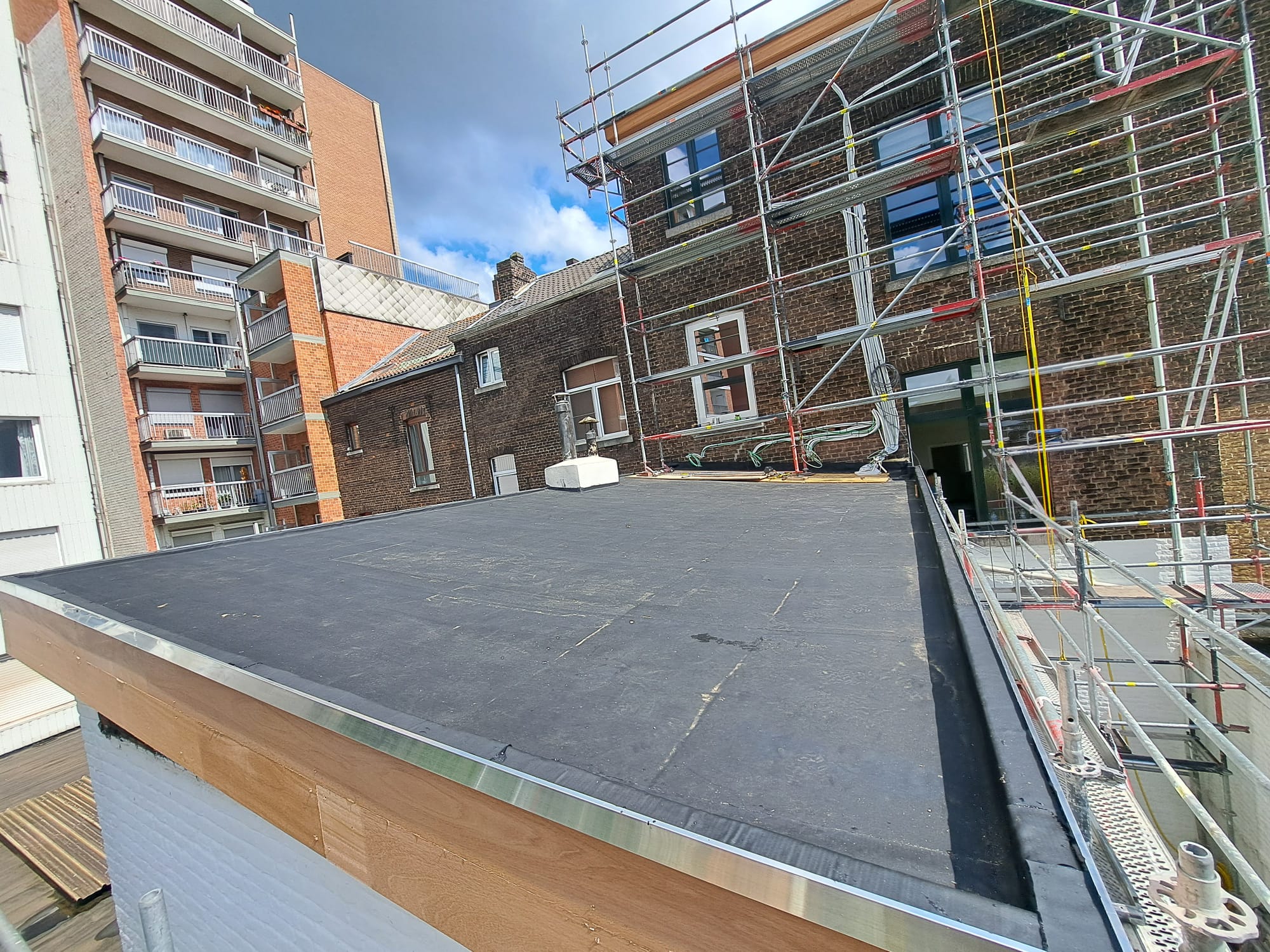 Réalisation Luc SRL – Bardages extérieurs et toitures à Bruxelles et en Wallonie